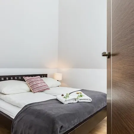 Styl Radowid Z Basenem, Centrum Miasta *