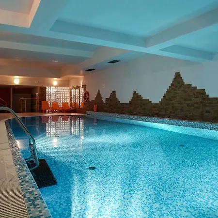 Styl Radowid Z Basenem, Centrum Miasta Lägenhet *