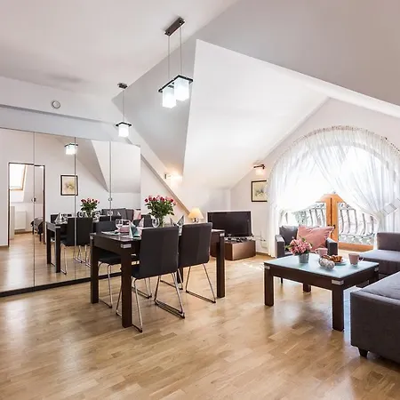 شقة Styl Radowid Z Basenem, Centrum Miasta *