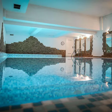 Styl Radowid Z Basenem, Centrum Miasta زاكوباني